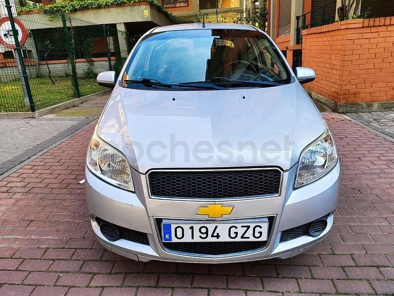 Usado Chevrolet Aveo LS 84 CV (61 kW) 2010 Gris / plata Berlina
