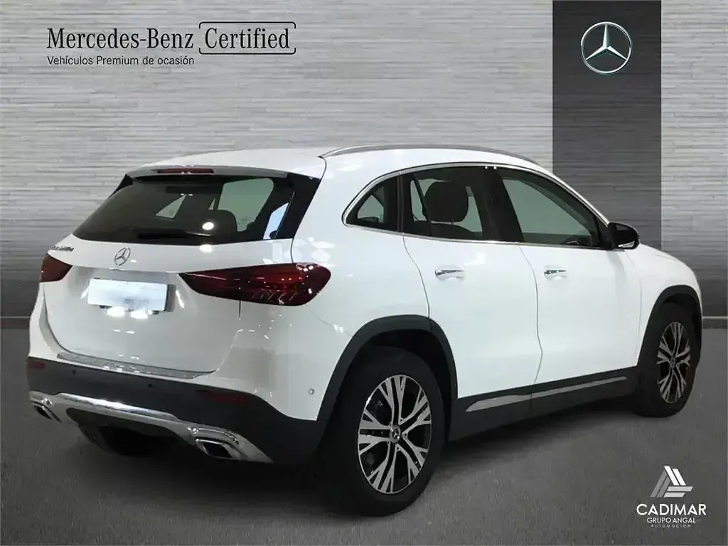 Usado Mercedes GLA200 Progressive 150 CV (110 kW) 2024 Blanco SUV