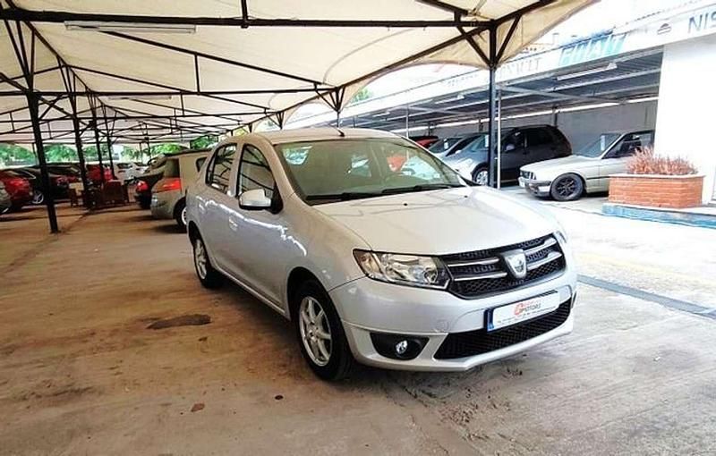 Usado Dacia Logan Ambiance 75 CV (55 kW) 2013 Plateado Utilitario