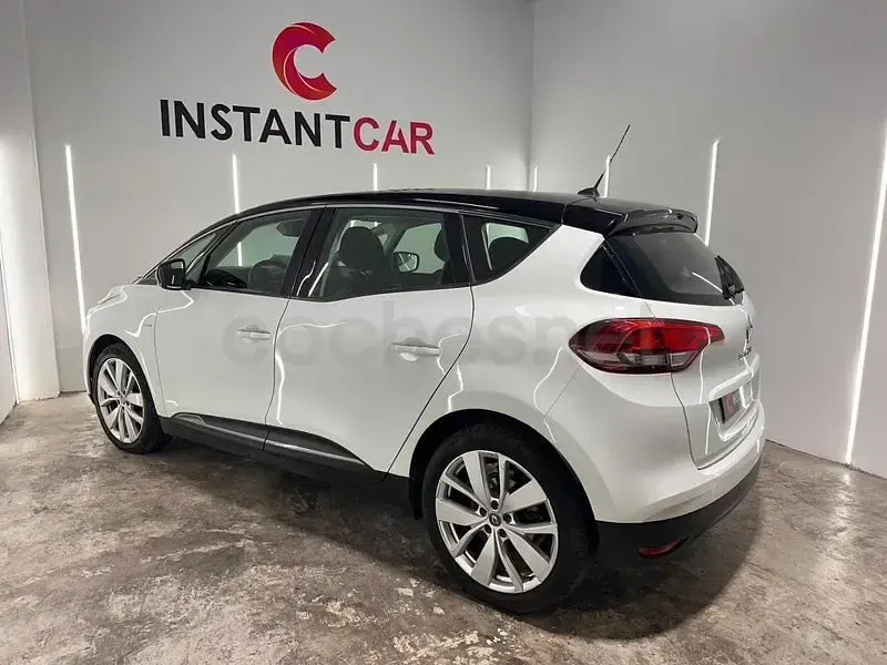 Usado Renault Scénic IV LIMITED 120 CV (88 kW) 2021 Blanco Monovolumen