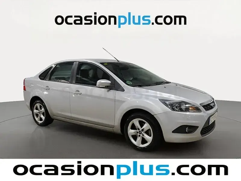 Usado Ford Focus Trend 90 CV (66 kW) 2010 Gris Berlina