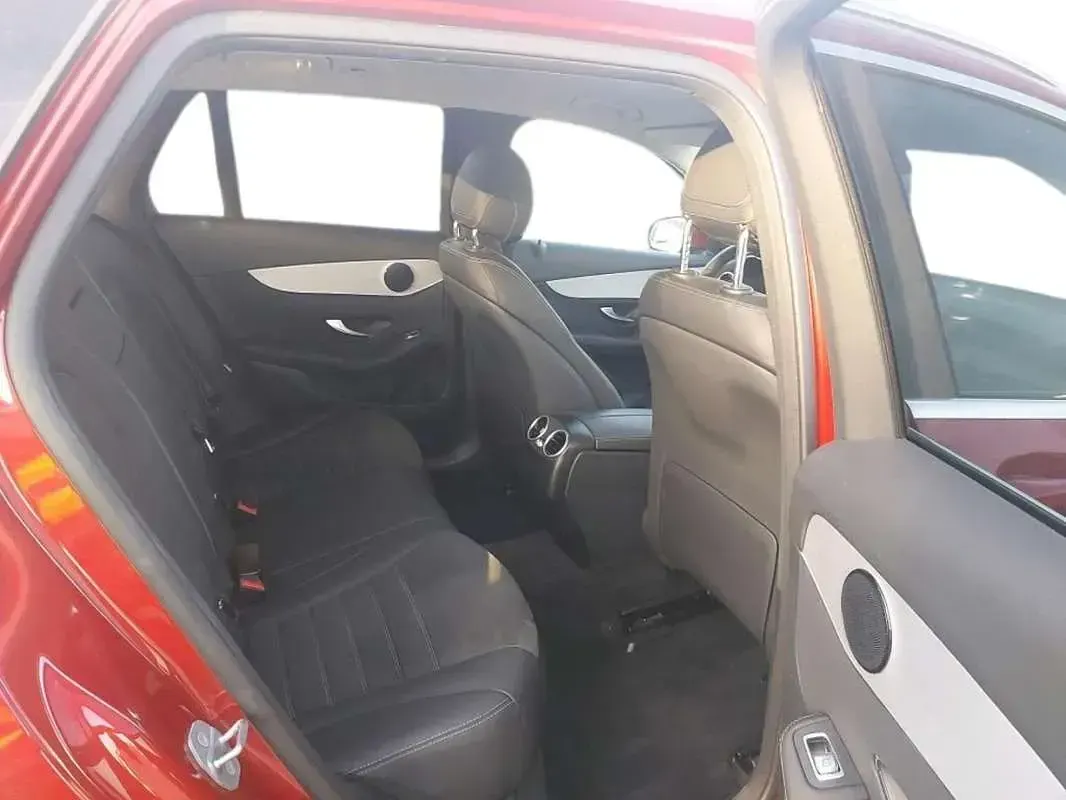 Usado Mercedes GLC220 194 CV (142 kW) 2021 Rojo SUV