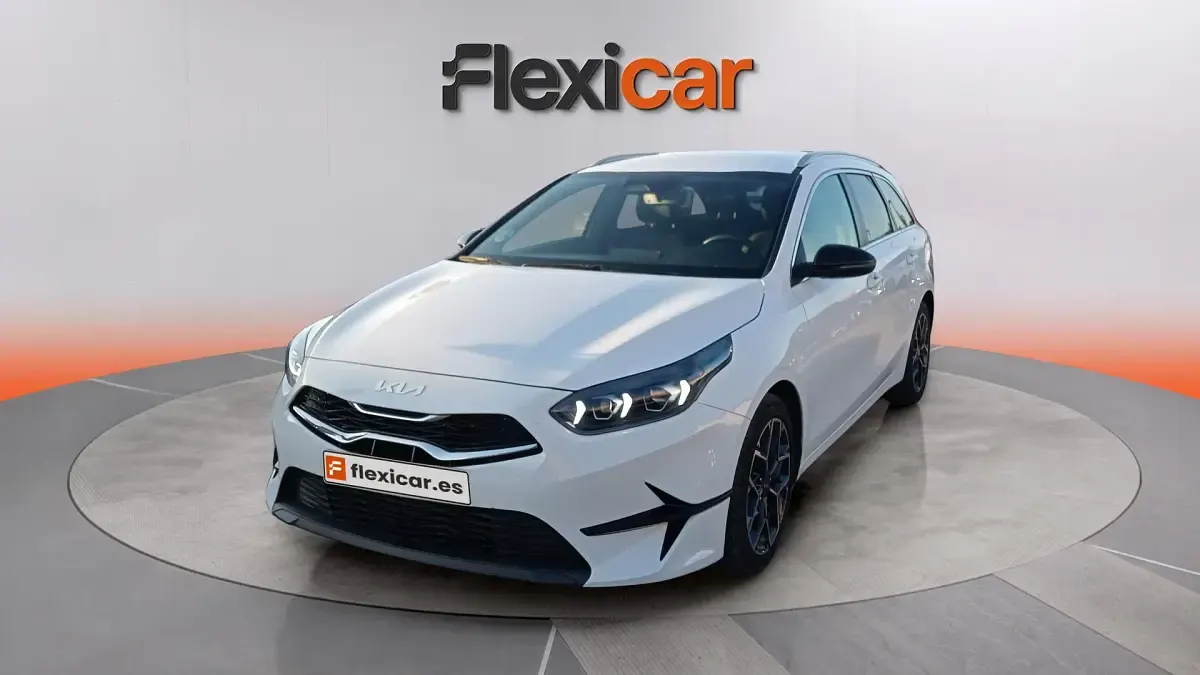 Usado Kia Ceed Style 100 CV (73 kW) 2025 Blanco Utilitario