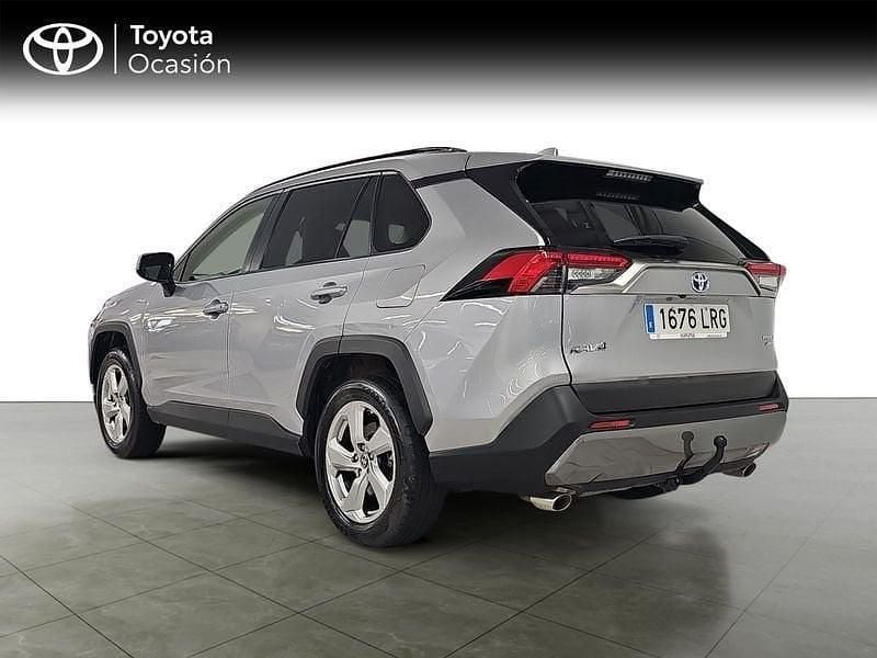 Usado Toyota RAV4 Advance 222 CV (163 kW) 2021 Plata SUV