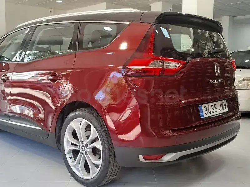 Usado Renault Grand Scénic IV Bose Edition 130 CV (95 kW) 2017 Granate Monovolumen