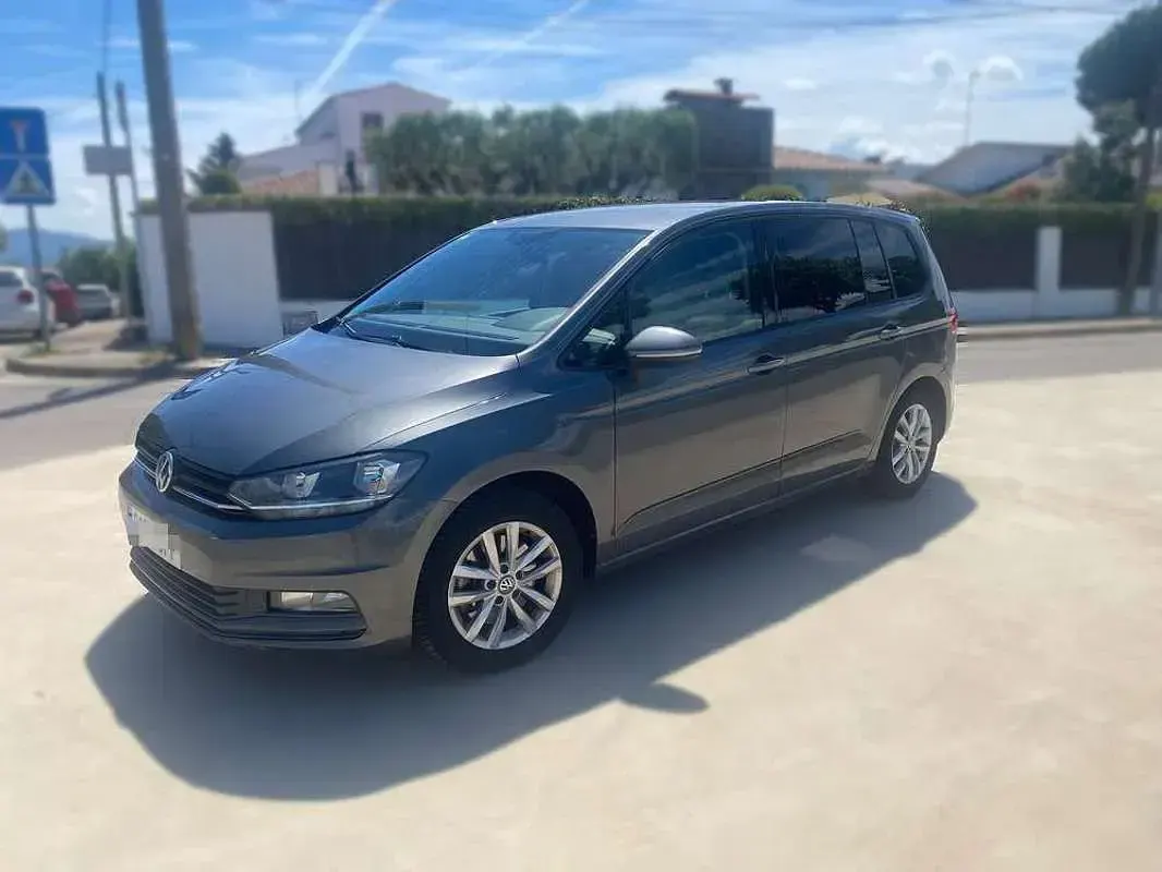 Usado VW Touran Business 115 CV (84 kW) 2016 Gris Monovolumen