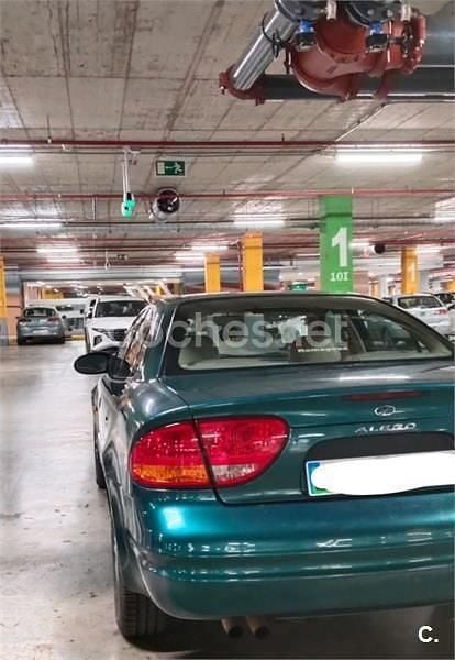 Verde Usado 1999 Chevrolet Alero Berlina | 2150 € - Imagen 1/3