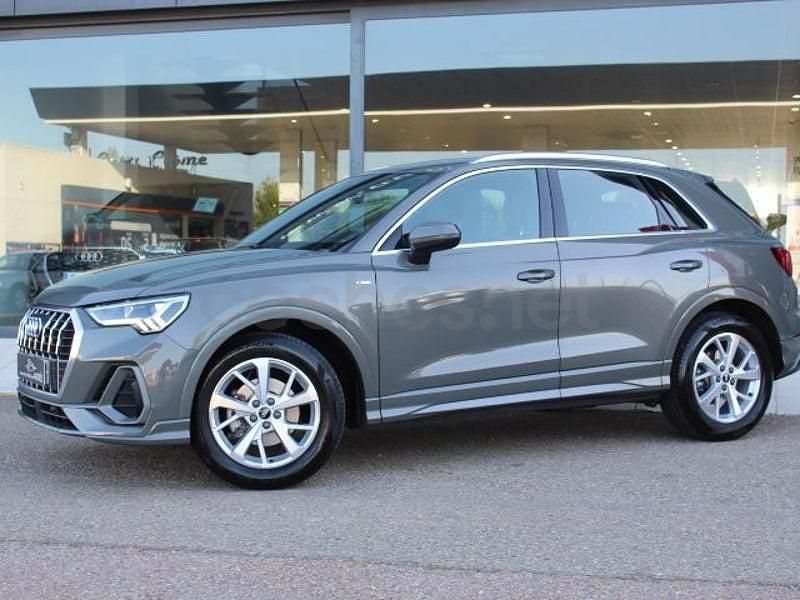 Usado Audi Q3 S-Line 150 HP (110 kW) 2022 Cinzento SUV