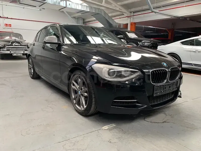 Usado BMW M135 Comfort Edition 320 CV (235 kW) 2013 Negro Utilitario