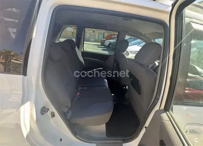 Usado Hyundai Matrix GLS 103 CV (75 kW) 2005 Blanco Monovolumen
