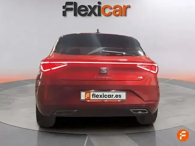 Usado Seat Leon FR 150 CV (110 kW) 2021 Rojo