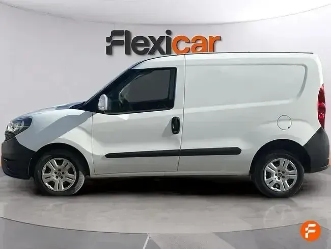 Usado Fiat Doblò Easy 95 CV (69 kW) 2020 Blanco Monovolumen
