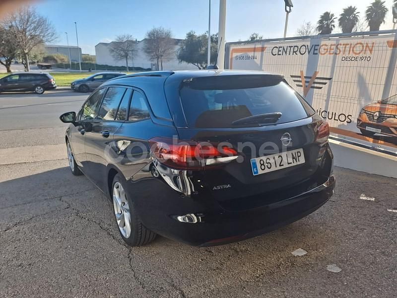 Usado Opel Astra Business Elegance 145 CV (106 kW) 2021 Negro Familiar
