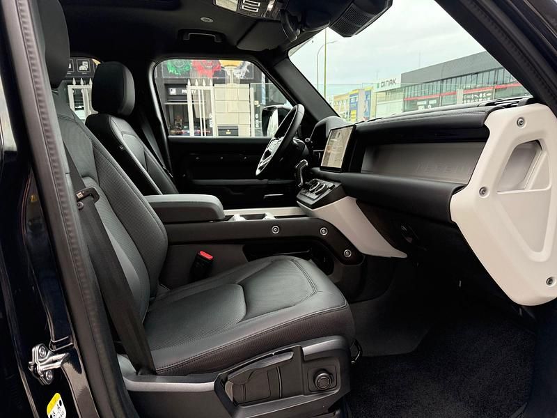 Usado Land Rover Defender S 250 CV (183 kW) 2025 Negro SUV