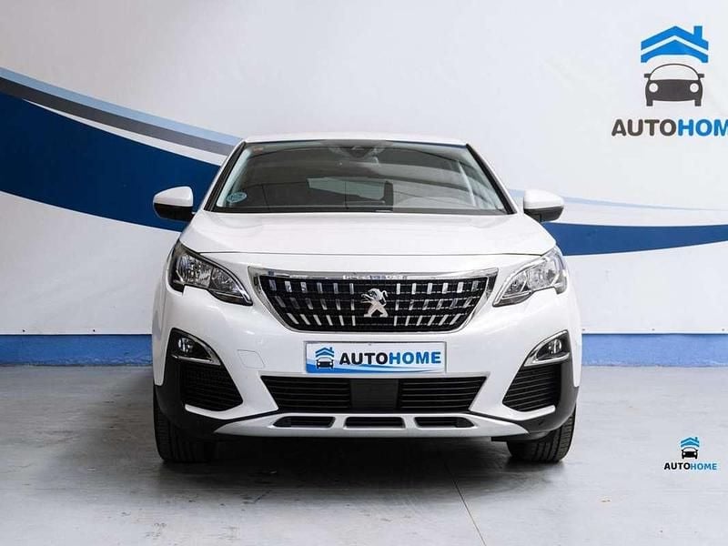 Usado Peugeot 3008 Allure 131 CV (96 kW) 2019 Blanco Monovolumen