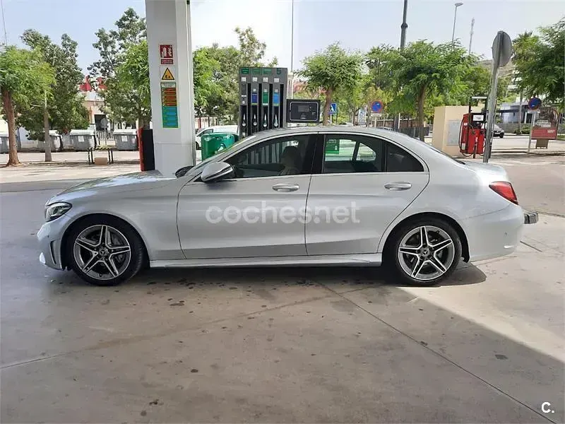 Usado Mercedes C200 184 CV (135 kW) 2020 Gris / plata Berlina