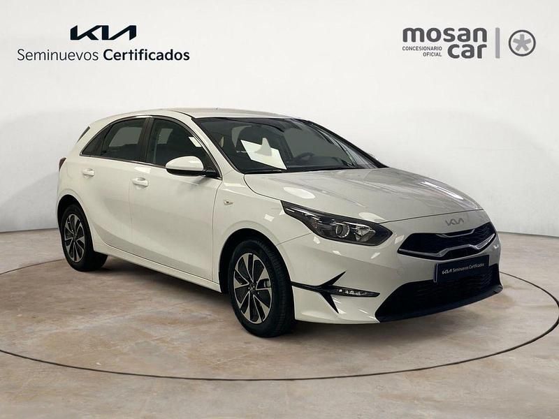 Usado Kia Ceed 100 CV (73 kW) 2024 Blanco Utilitario