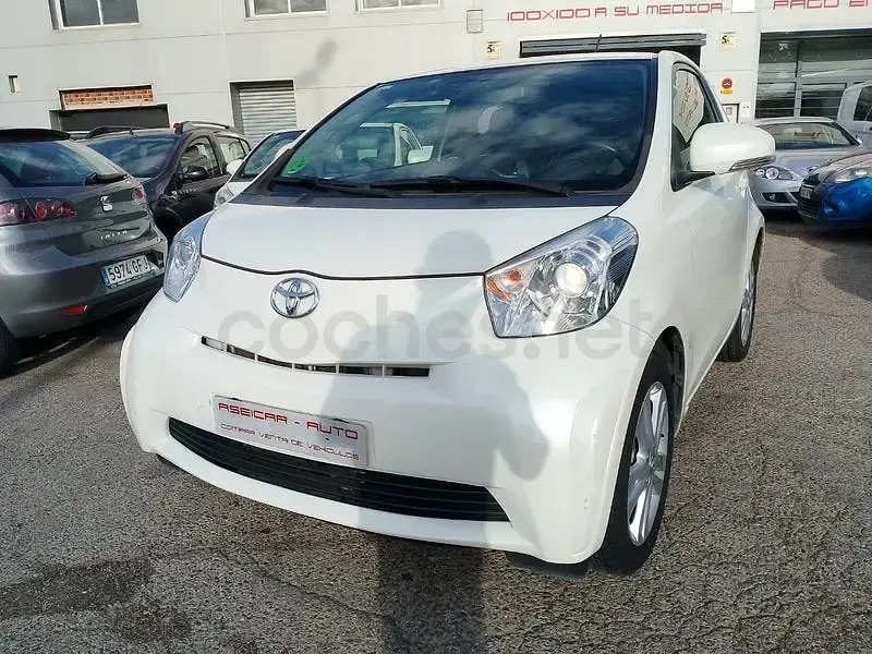 Usado Toyota iQ 98 CV (72 kW) 2013 Blanco Utilitario