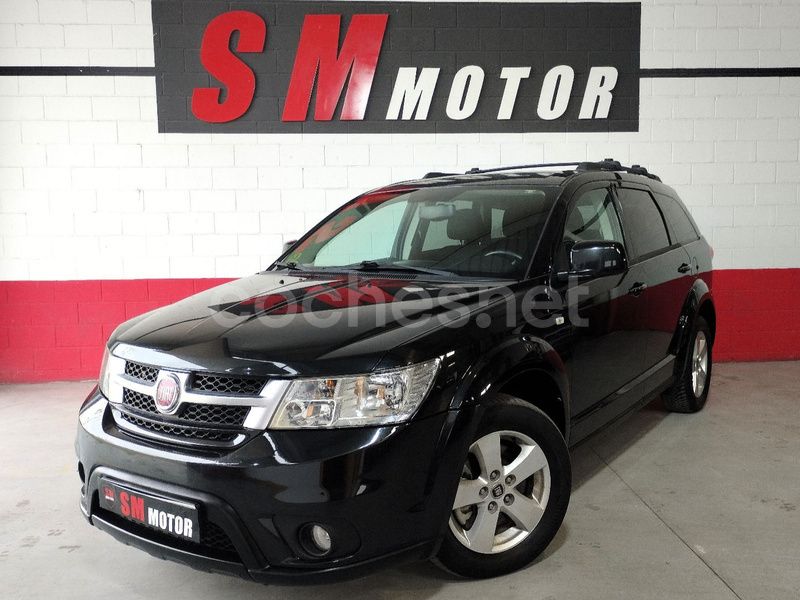 Negro Usado 2014 Fiat Freemont Urban SUV | 10.490 € (Precio justo) - Imagen 1/4
