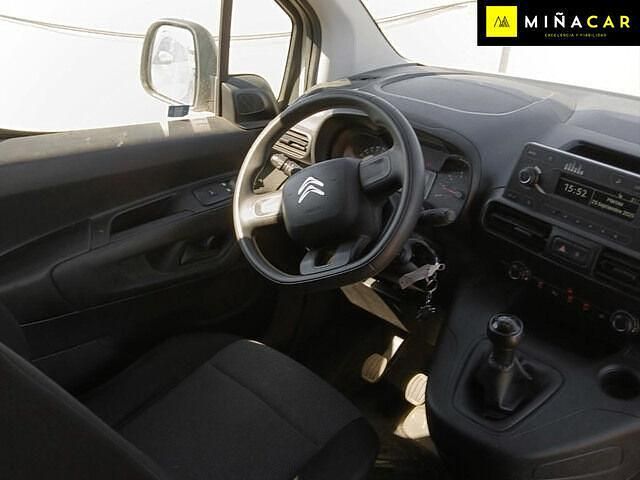 Usado Citroën Berlingo Feel 102 CV (75 kW) 2021 Blanco Monovolumen