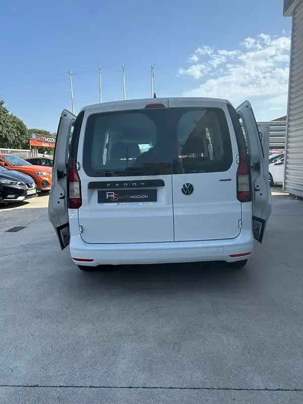 Usado VW Caddy 121 CV (88 kW) 2021 Blanco Monovolumen