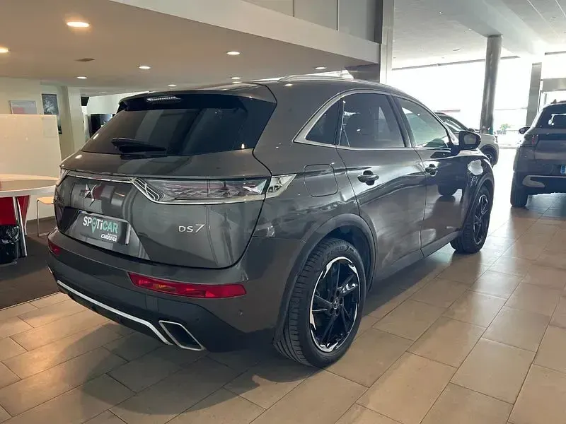 Usado DS Automobiles DS7 Crossback Grand Chic 300 CV (220 kW) 2021 Gris / plata SUV
