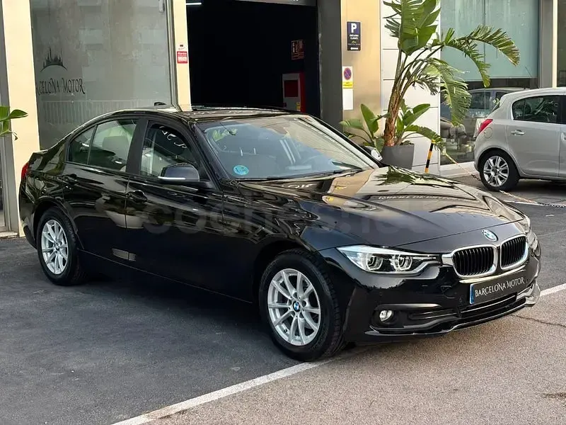 Usado BMW 318 150 CV (110 kW) 2017 Negro Berlina