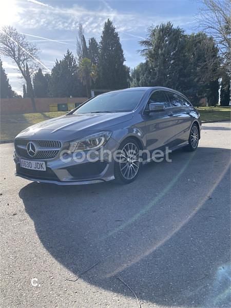 Usado Mercedes CLA220 Shooting Brake AMG line 177 CV (130 kW) 2015 Gris / plata Familiar