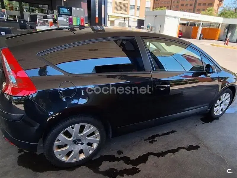 Usado Citroën C4 VTR Sport 110 CV (80 kW) 2006 Negro Berlina