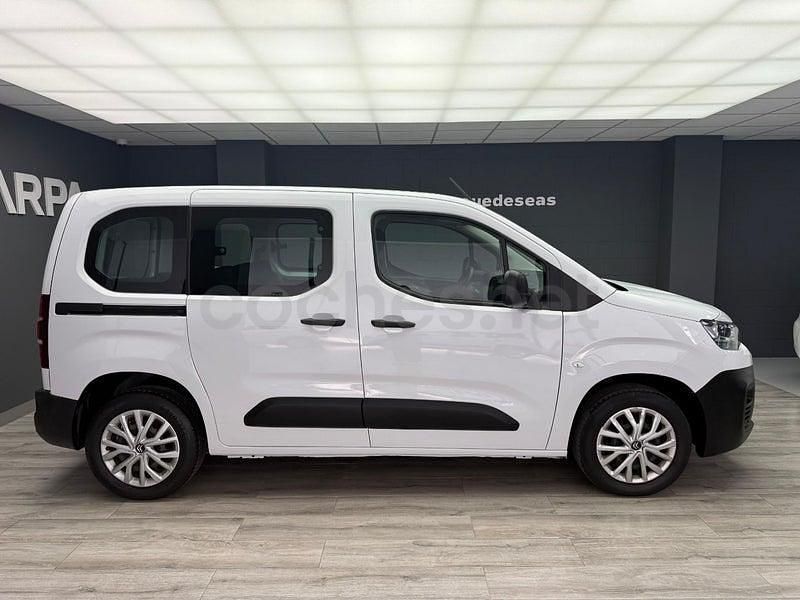 Usado Citroën Berlingo Live 102 CV (75 kW) 2022 Blanco Monovolumen