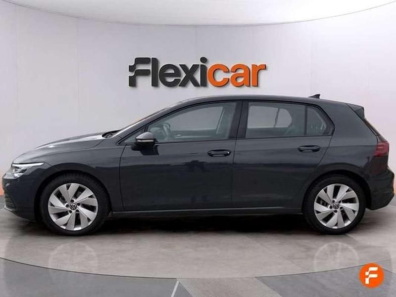 Usado VW Golf VIII Life 150 CV (110 kW) 2022 Gris Utilitario