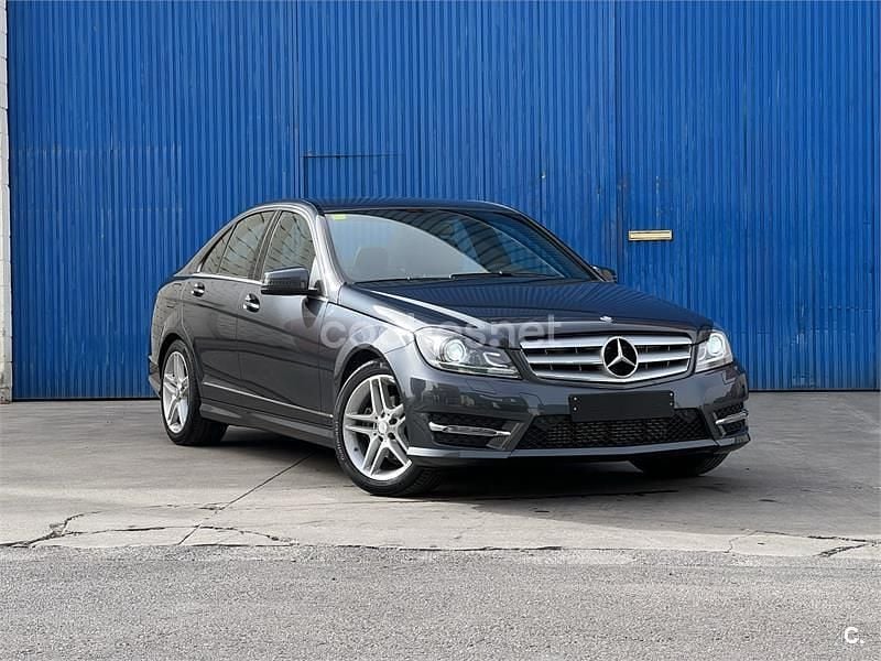 Usado Mercedes C220 Avantgarde 170 CV (125 kW) 2013 Gris / plata Berlina