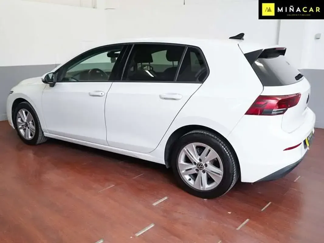 Usado VW Golf VIII Life 110 CV (80 kW) 2023 Blanco Utilitario