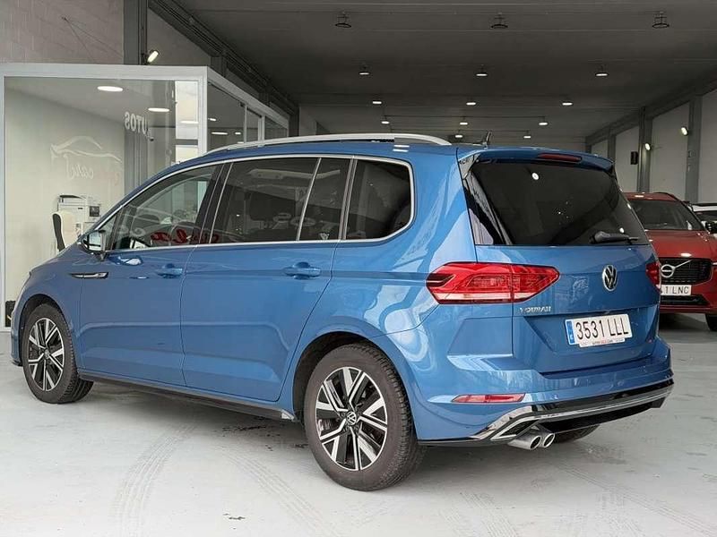 Usado VW Touran Sport 150 CV (110 kW) 2021 Azul Monovolumen