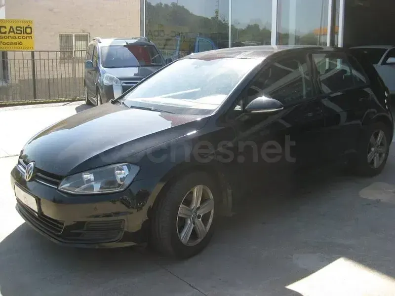 Usado VW Golf VII 110 CV (80 kW) 2013 Negro Berlina