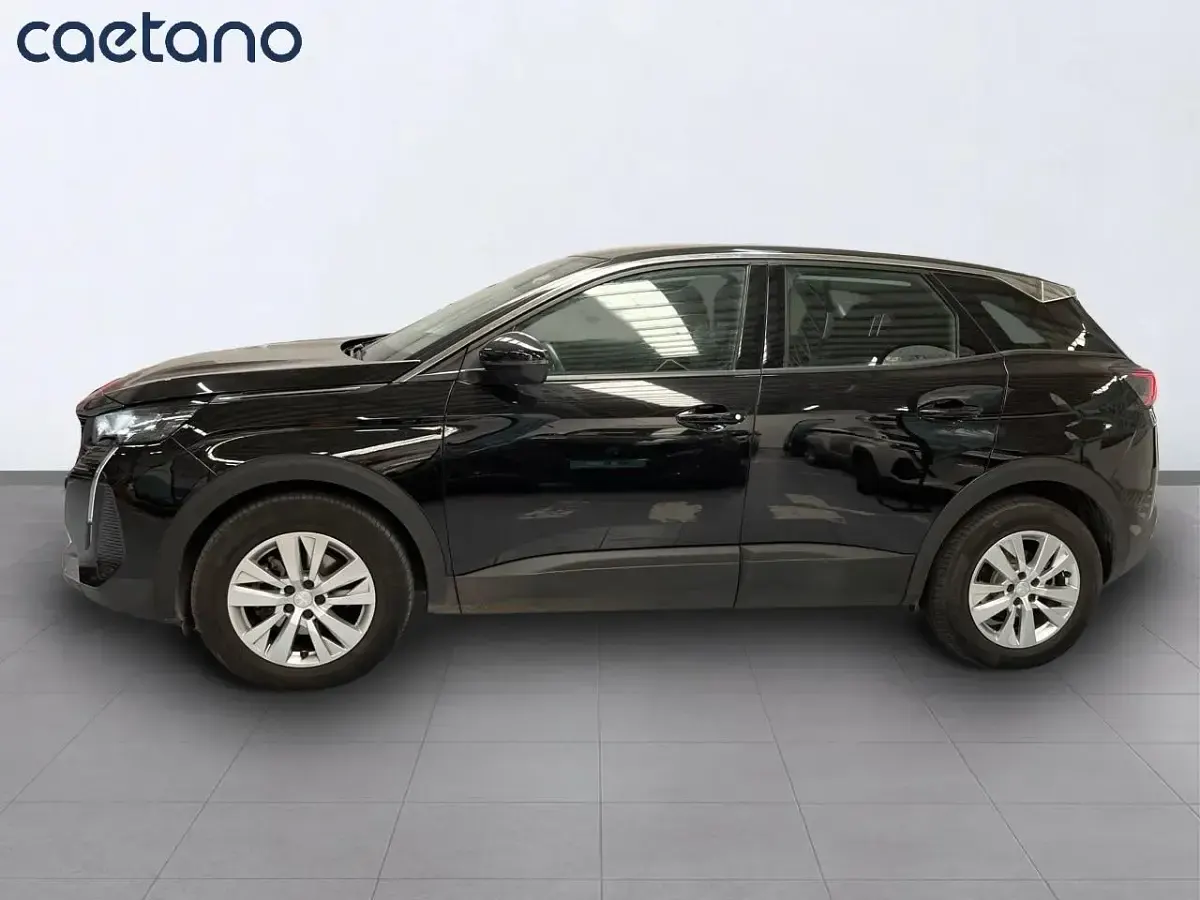 Usado Peugeot 3008 Active 130 CV (95 kW) 2022 Negro SUV
