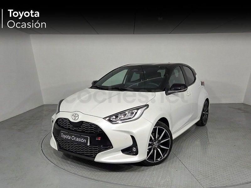Usado Toyota Yaris Hybrid Plus 130 CV (95 kW) 2025 Blanco Berlina