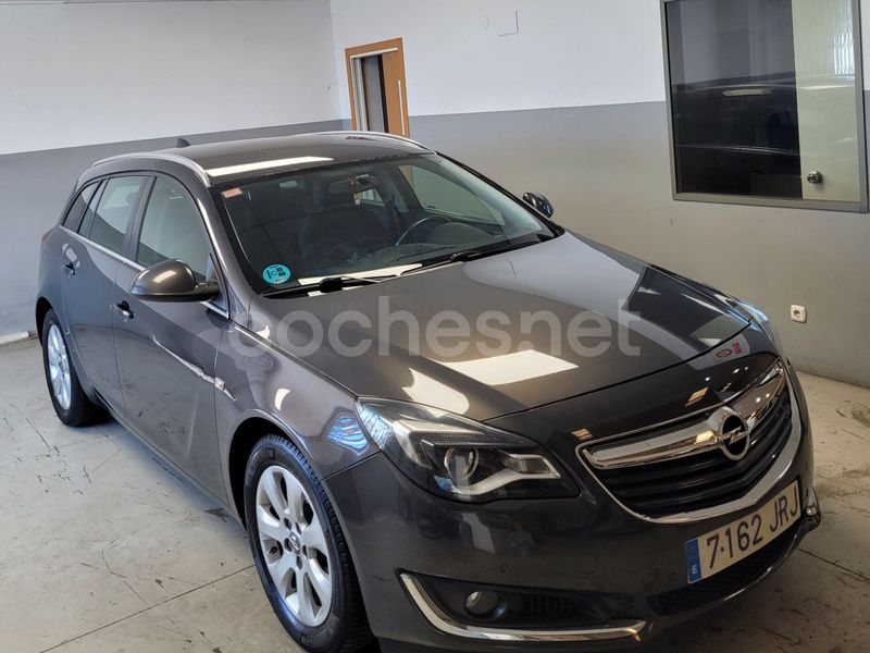 Gris / plata Usado 2016 Opel Insignia Selective Familiar | 7200 € (Precio justo) - Imagen 1/4