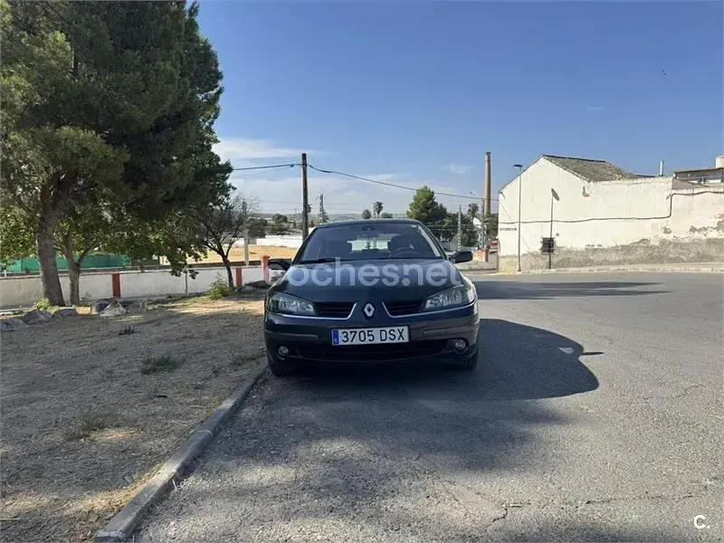 Usado Renault Laguna II Expression 110 CV (80 kW) 2005 Negro Berlina