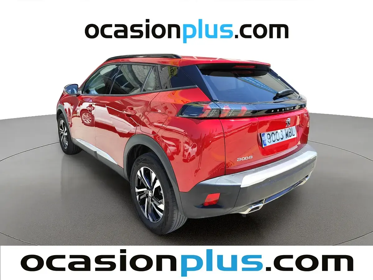Usado Peugeot 2008 Allure 131 CV (96 kW) 2022 Rojo SUV