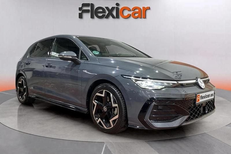 Gris Usado 2025 VW Golf VIII R-line Berlina | 31.990 € (Precio justo) - Imagen 1/4