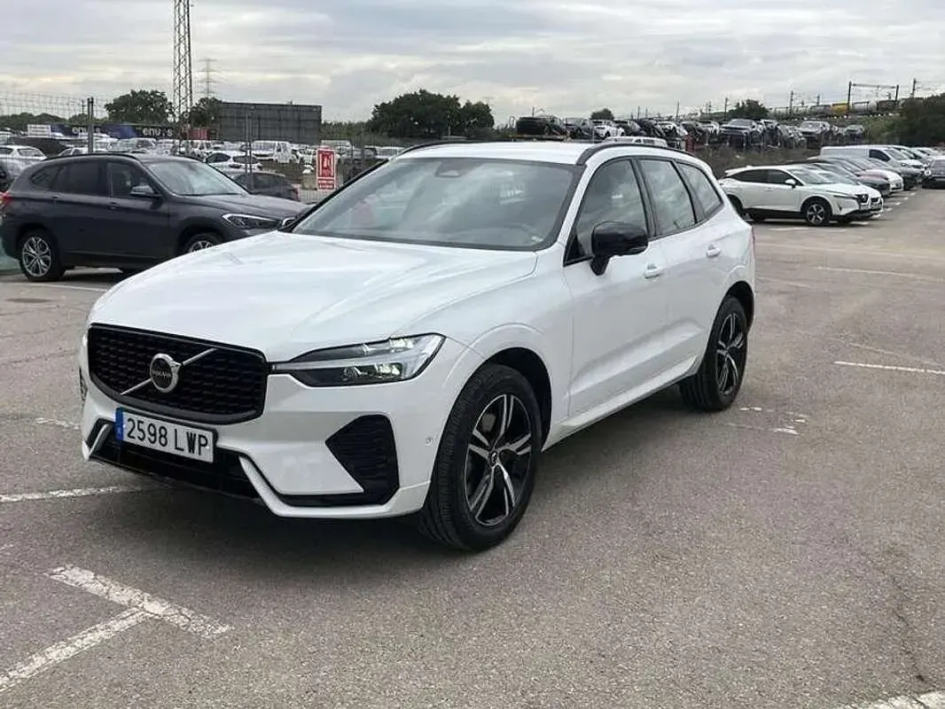 Usado Volvo XC60 R-Design 197 CV (144 kW) 2022 Blanco SUV