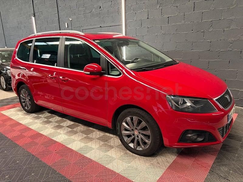 Usado Seat Alhambra Style 140 CV (102 kW) 2015 Rojo Monovolumen