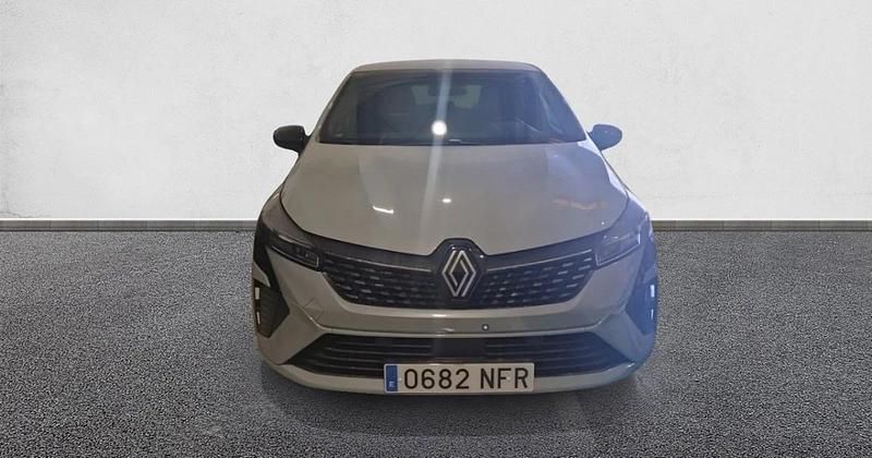 Käytetty Renault Clio V Techno 143 HP (105 kW) 2025