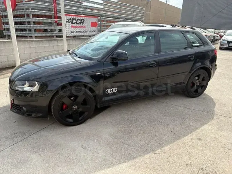 Usado Audi A3 Ambition 105 CV (77 kW) 2009 Negro Utilitario