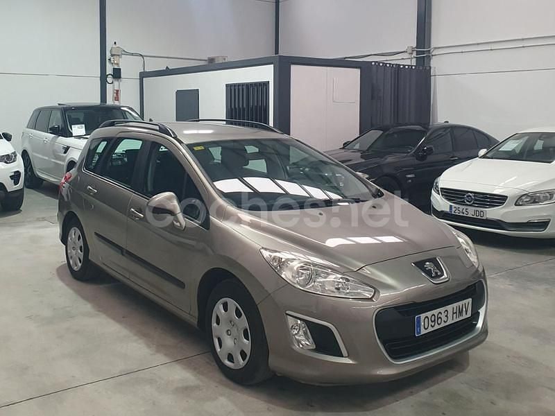 Usado Peugeot 308 SW Active 112 CV (82 kW) 2012 Gris / plata Familiar