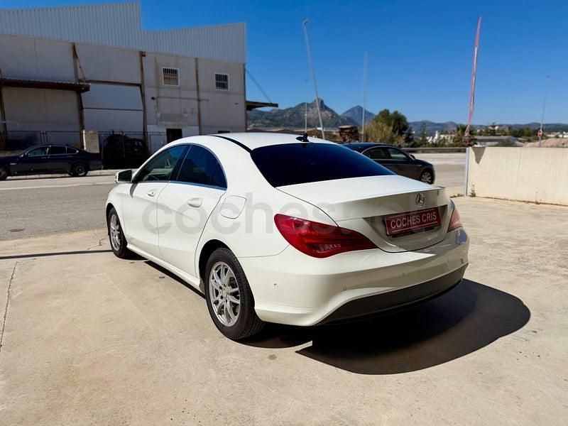 Usado Mercedes CLA180 122 CV (89 kW) 2014 Blanco Berlina