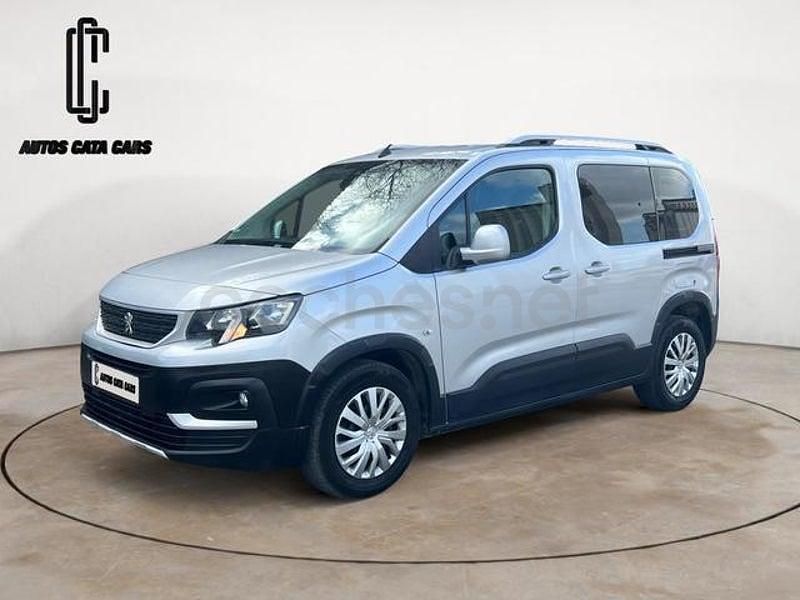 Usado Peugeot Rifter Active 131 CV (96 kW) 2019 Gris / plata Monovolumen