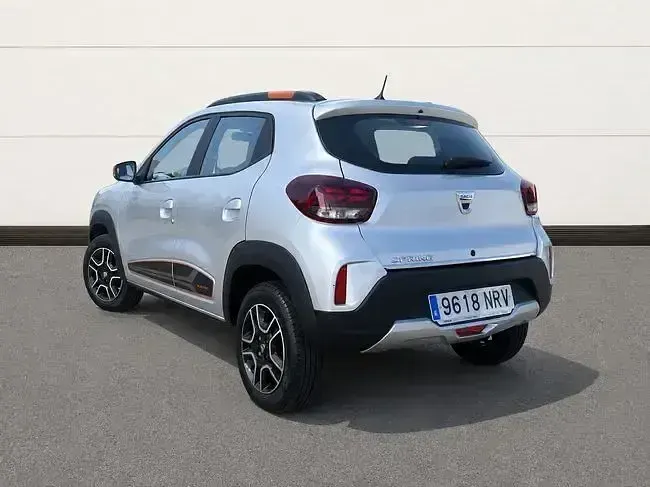 Usado Dacia Spring Comfort Plus 33 kW (45 CV) 2022 Gris Utilitario