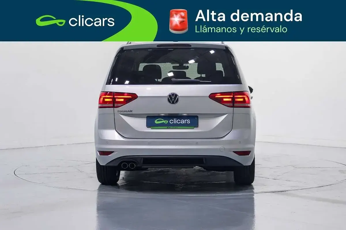 Usado VW Touran Advance 150 CV (110 kW) 2021 Gris Monovolumen